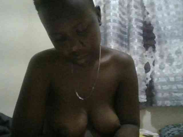 Blackdoll1 webcam