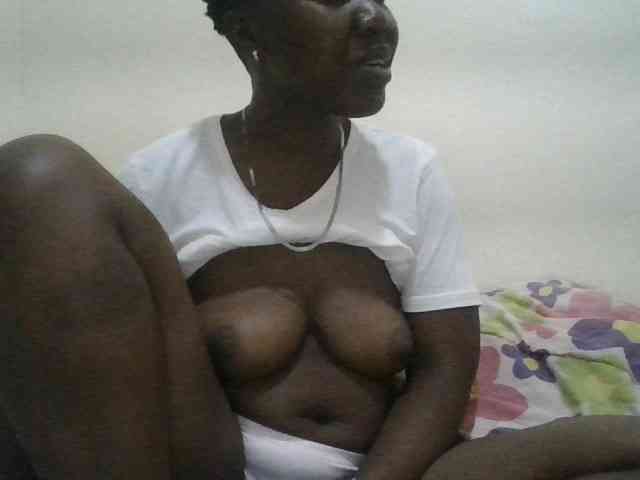 Blackdoll1 webcam