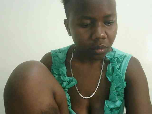 Blackdoll1 webcam