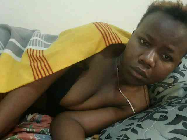 Blackdoll1 webcam