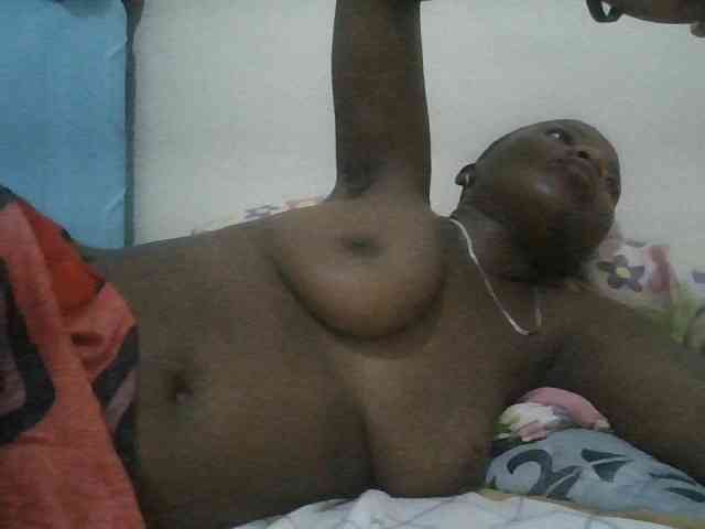 Blackdoll1 webcam