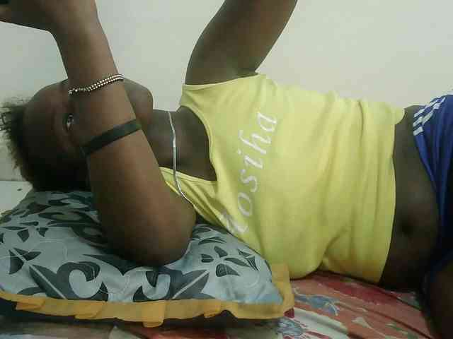 Blackdoll1 webcam