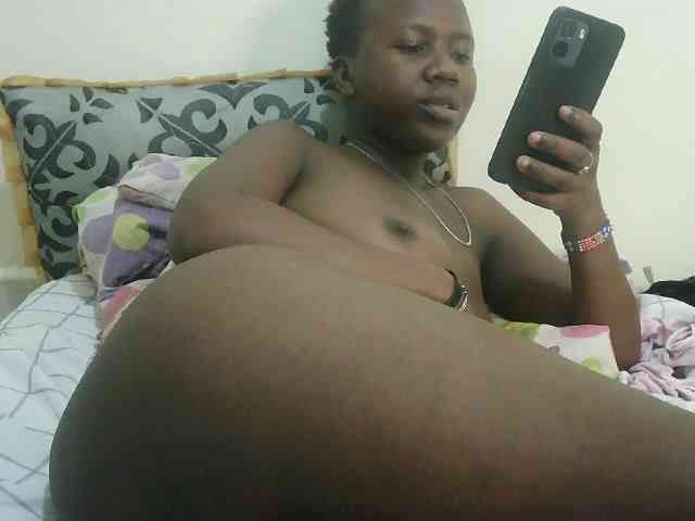Blackdoll1 webcam