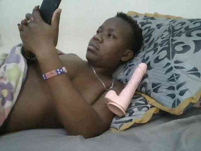 Blackdoll1 webcam