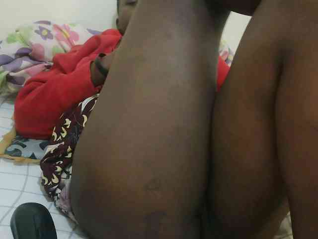 Blackdoll1 webcam