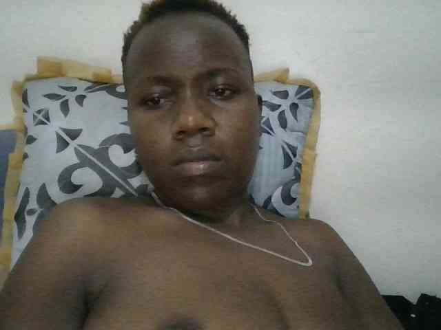 Blackdoll1 webcam