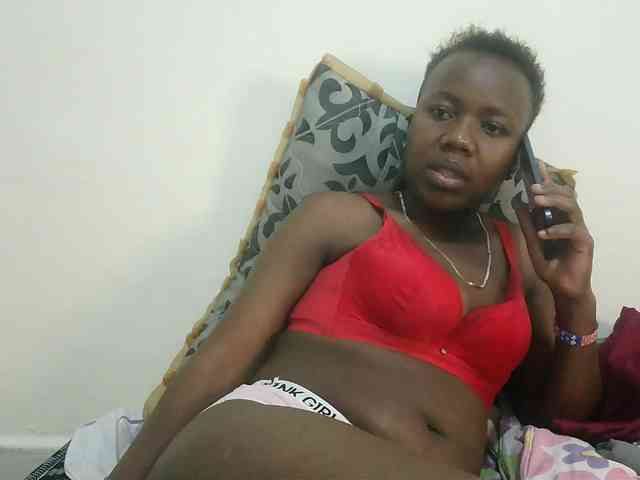 Blackdoll1 webcam