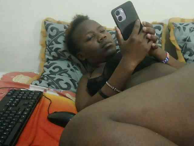 Blackdoll1 webcam
