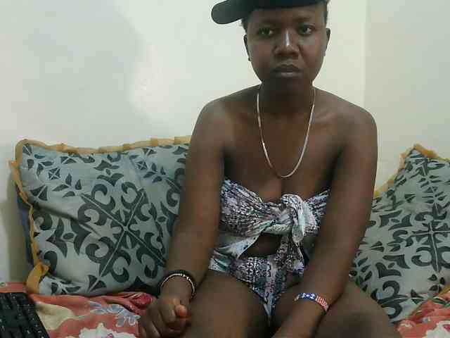 Blackdoll1 webcam