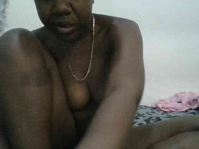 Blackdoll1 webcam
