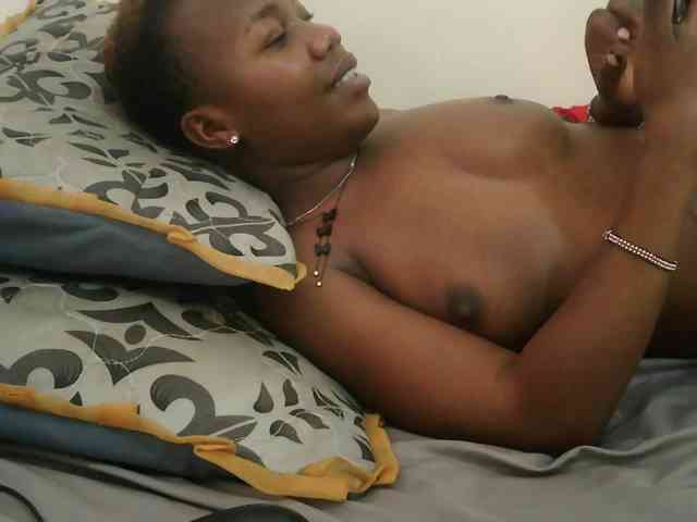 Blackdoll1 webcam