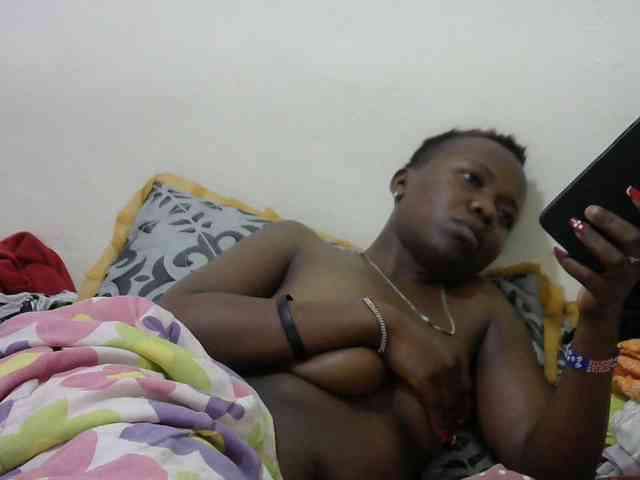 Blackdoll1 webcam