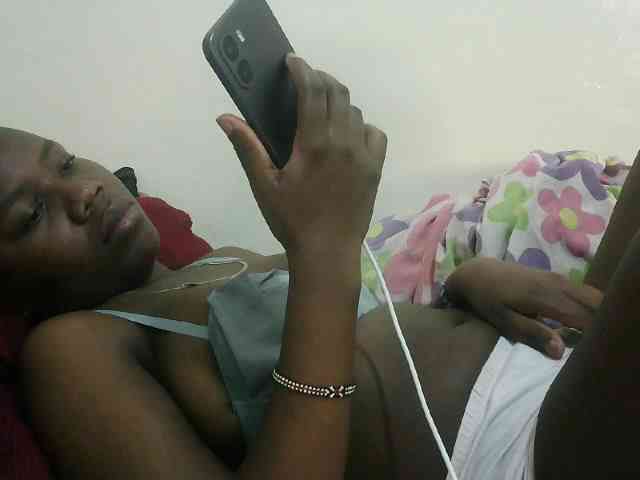 Blackdoll1 webcam