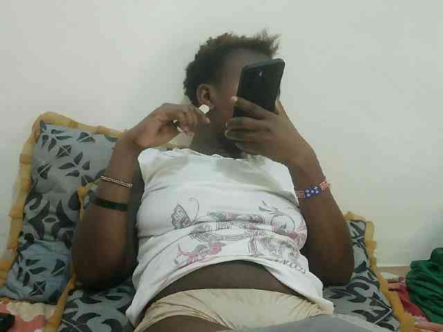 Blackdoll1 webcam
