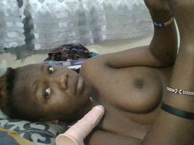 Blackdoll1 webcam