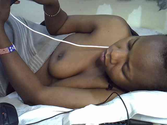 Blackdoll1 webcam