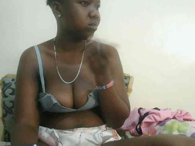 Blackdoll1 webcam
