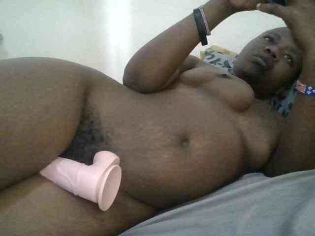 Blackdoll1 webcam