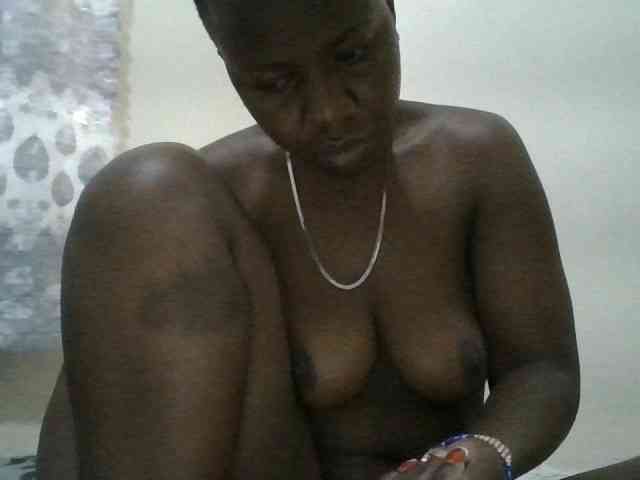 Blackdoll1 webcam