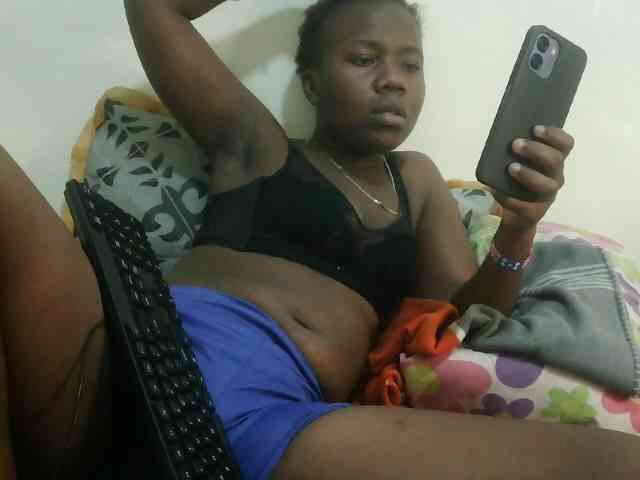 Blackdoll1 webcam