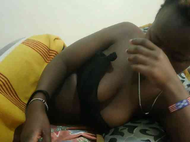 Blackdoll1 webcam