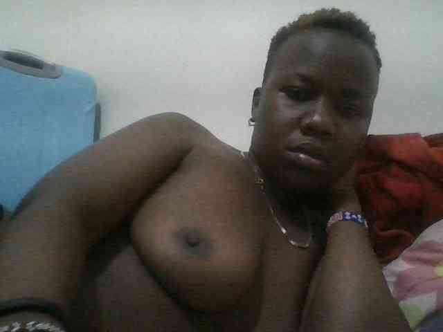 Blackdoll1 webcam
