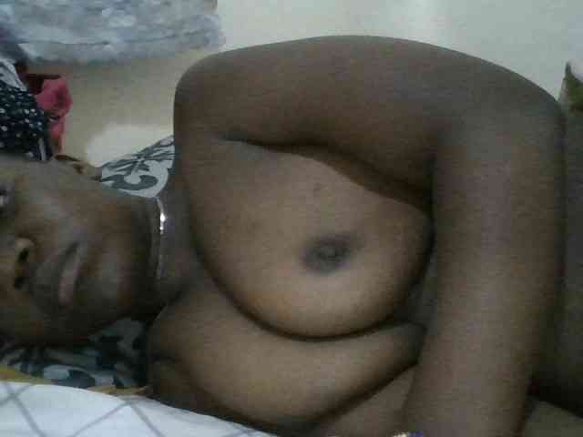 Blackdoll1 webcam