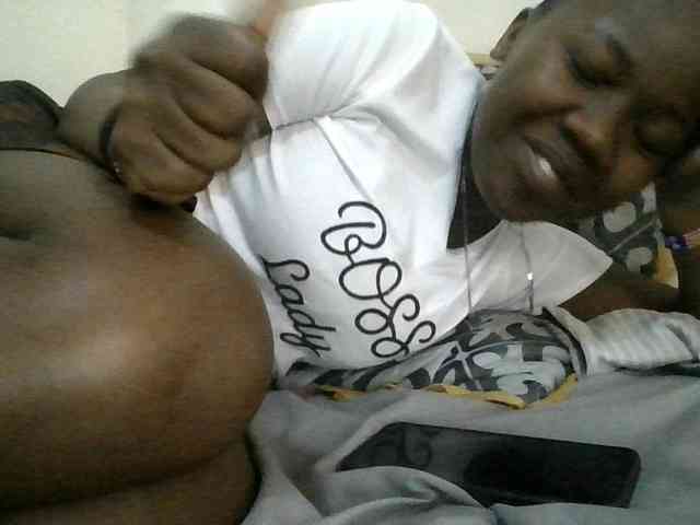 Blackdoll1 webcam