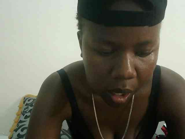 Blackdoll1 webcam