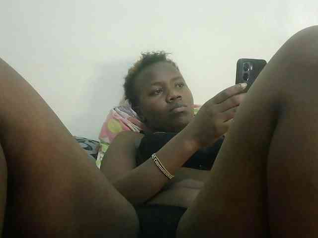 Blackdoll1 webcam