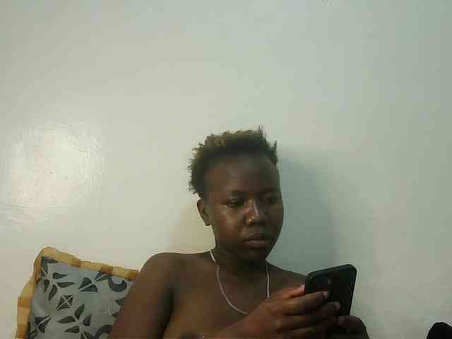 Blackdoll1 webcam