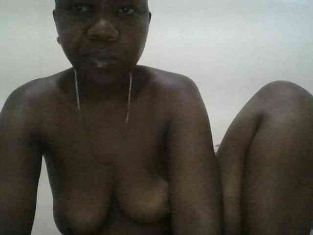 Blackdoll1 webcam