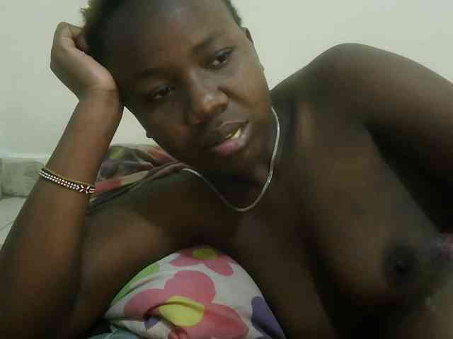 Blackdoll1 webcam