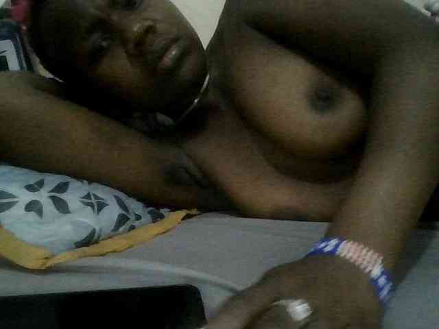 Blackdoll1 webcam
