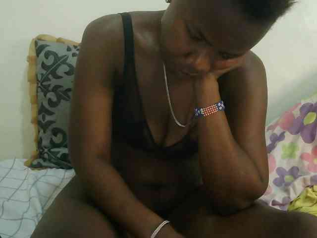 Blackdoll1 webcam