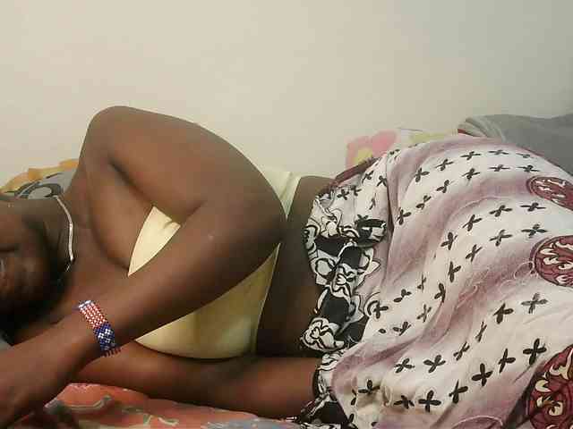 Blackdoll1 webcam