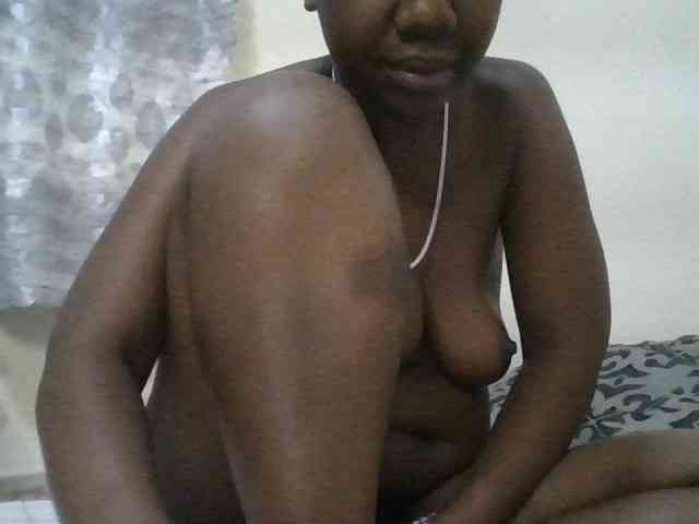 Blackdoll1 webcam