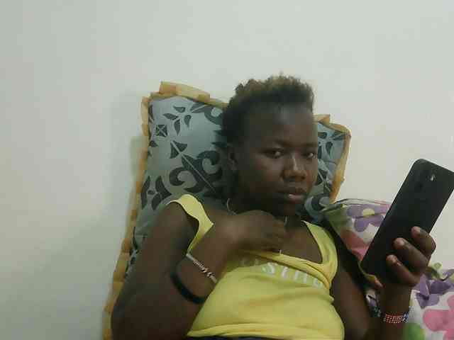 Blackdoll1 webcam