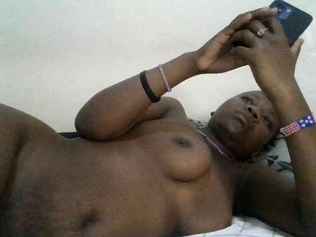 Blackdoll1 webcam