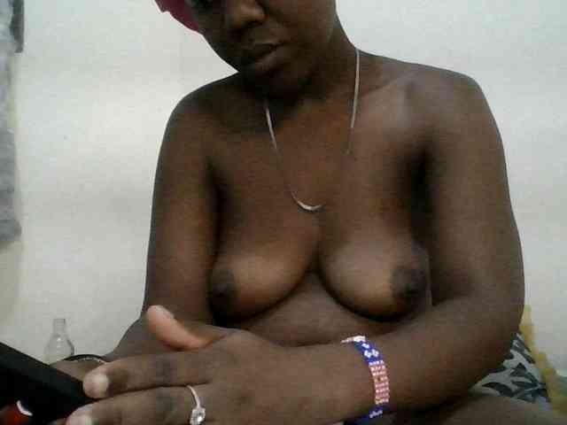 Blackdoll1 webcam