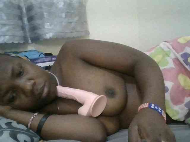 Blackdoll1 webcam