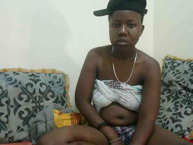 Blackdoll1 webcam