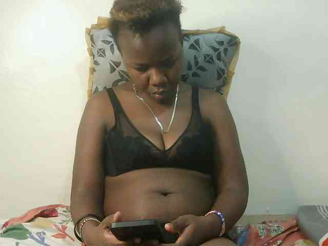 Blackdoll1 webcam