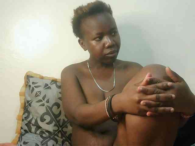 Blackdoll1 webcam