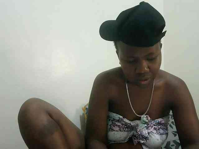 Blackdoll1 webcam