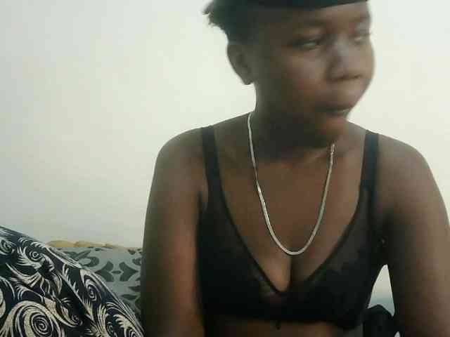 Blackdoll1 webcam