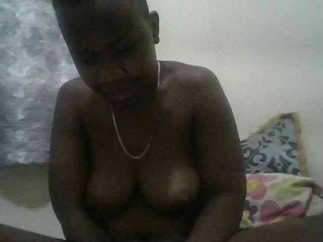 Blackdoll1 webcam