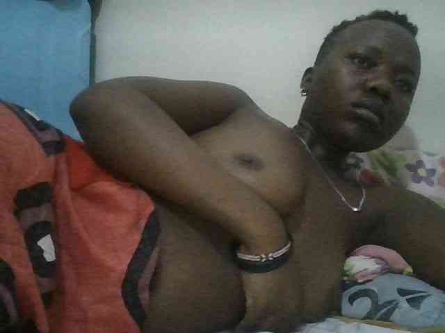 Blackdoll1 webcam