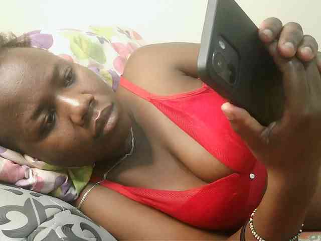 Blackdoll1 webcam