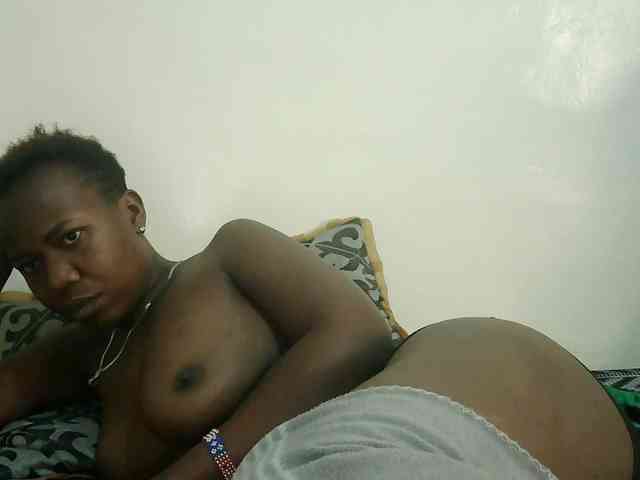 Blackdoll1 webcam